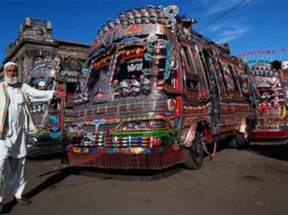 کراچی ٹرانسپورٹ اتحاد نے بسوں پر پابندی لگانے کیخلاف عدالت سے رجوع کر لیا